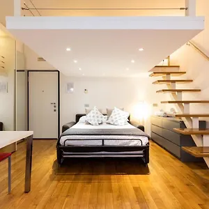 https://the-house-of-smiles-9.italymilanhotels.net